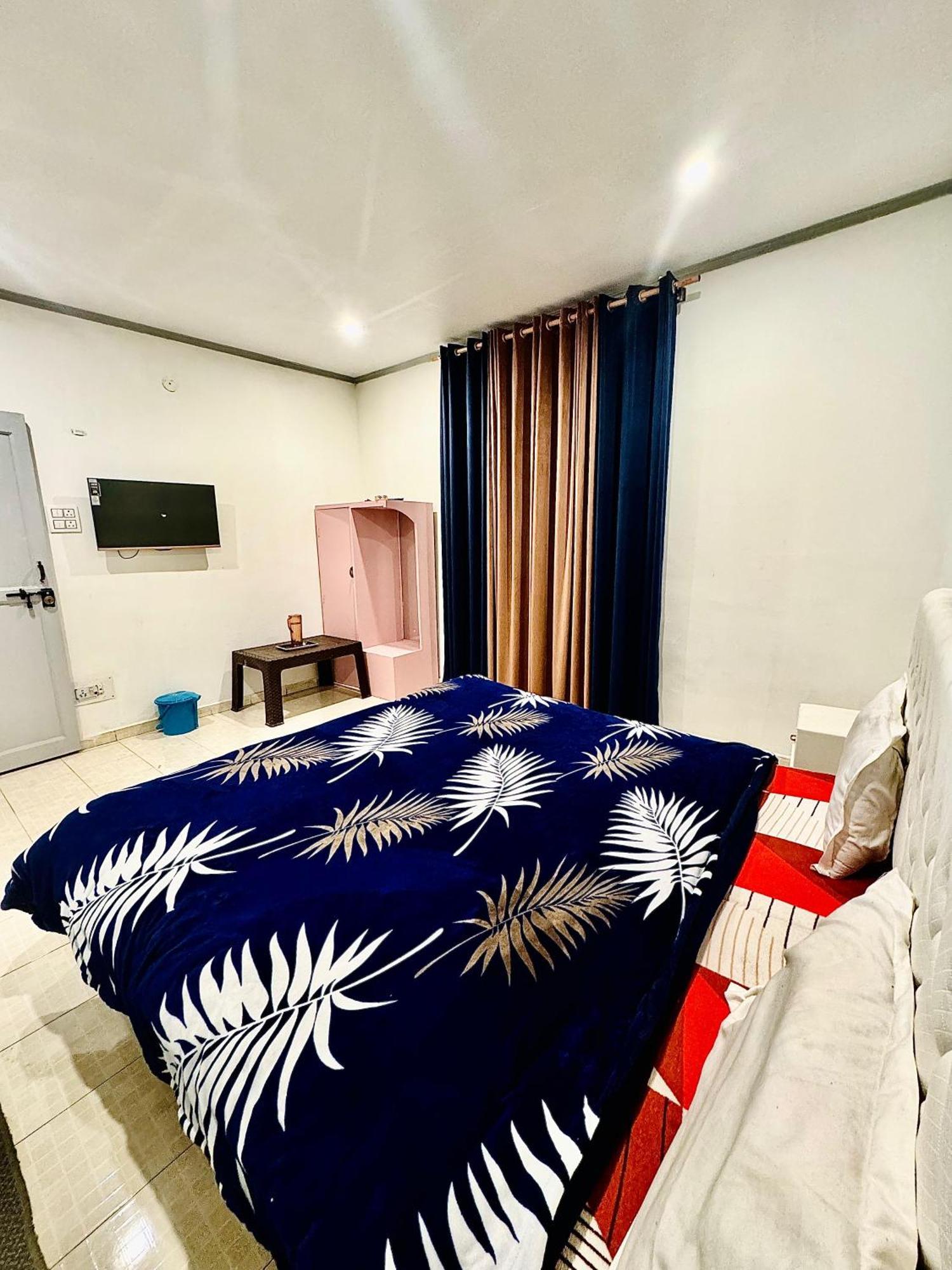 Olive Ventures, Royal Inn, Ritz Srīnagar Dış mekan fotoğraf